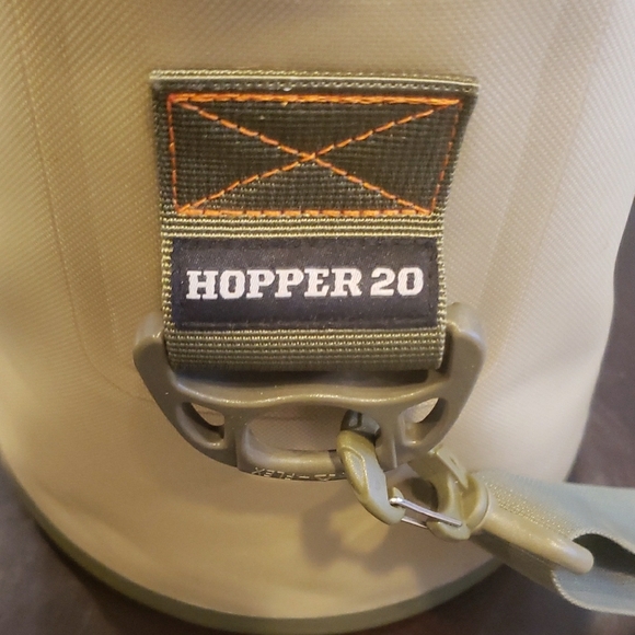 YETI COOLER TAN COLOR PRICE IS FIRM! - Picture 4 of 9